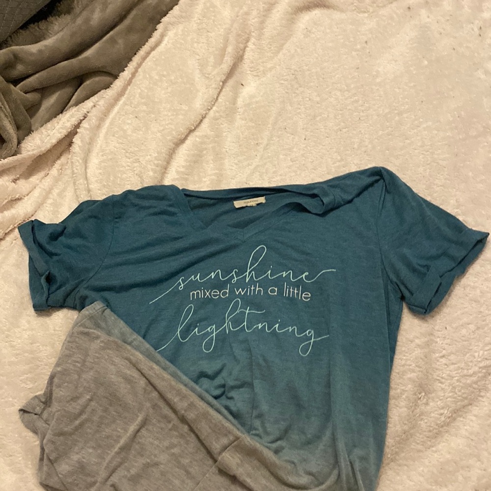 Maurice’s - Short Sleeve Gradient Shirt - Size XS (Runs BIG, it’s Medium)
